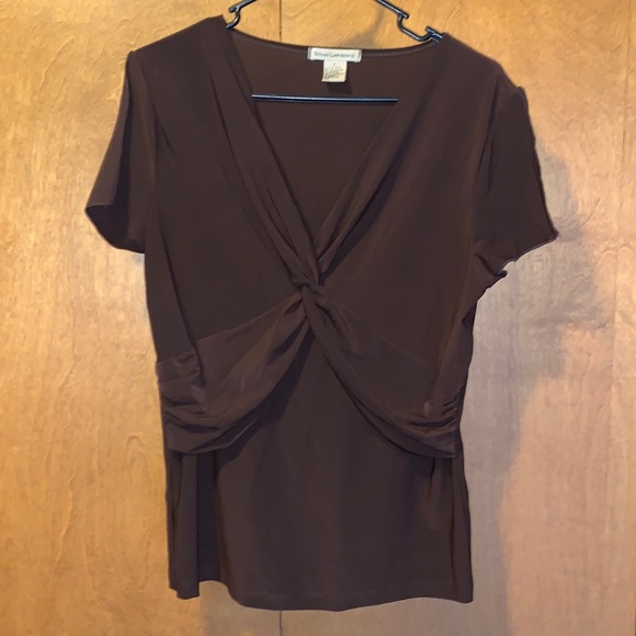 Susan Lawrence Tops - EUC Women’s chocolate brown top - size L
